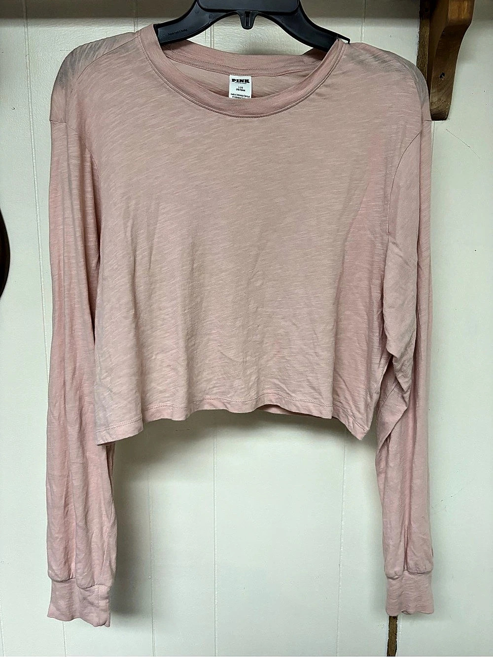 Victoria secret PINK Long Sleeve Graphic Crop Top in Size Large